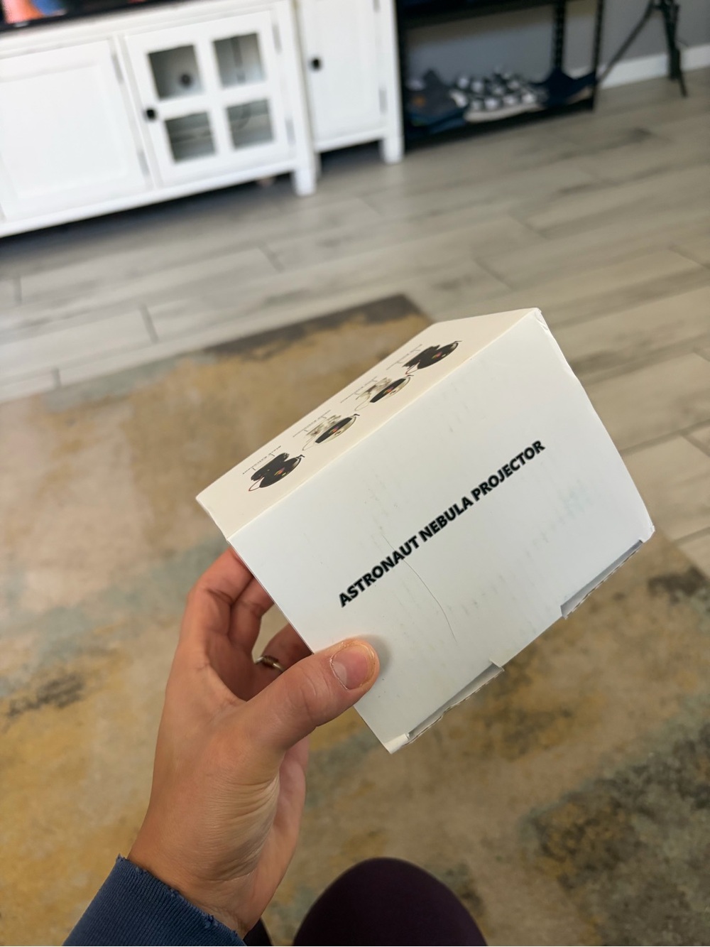 Givey -Astronaut Nebula Projector - White